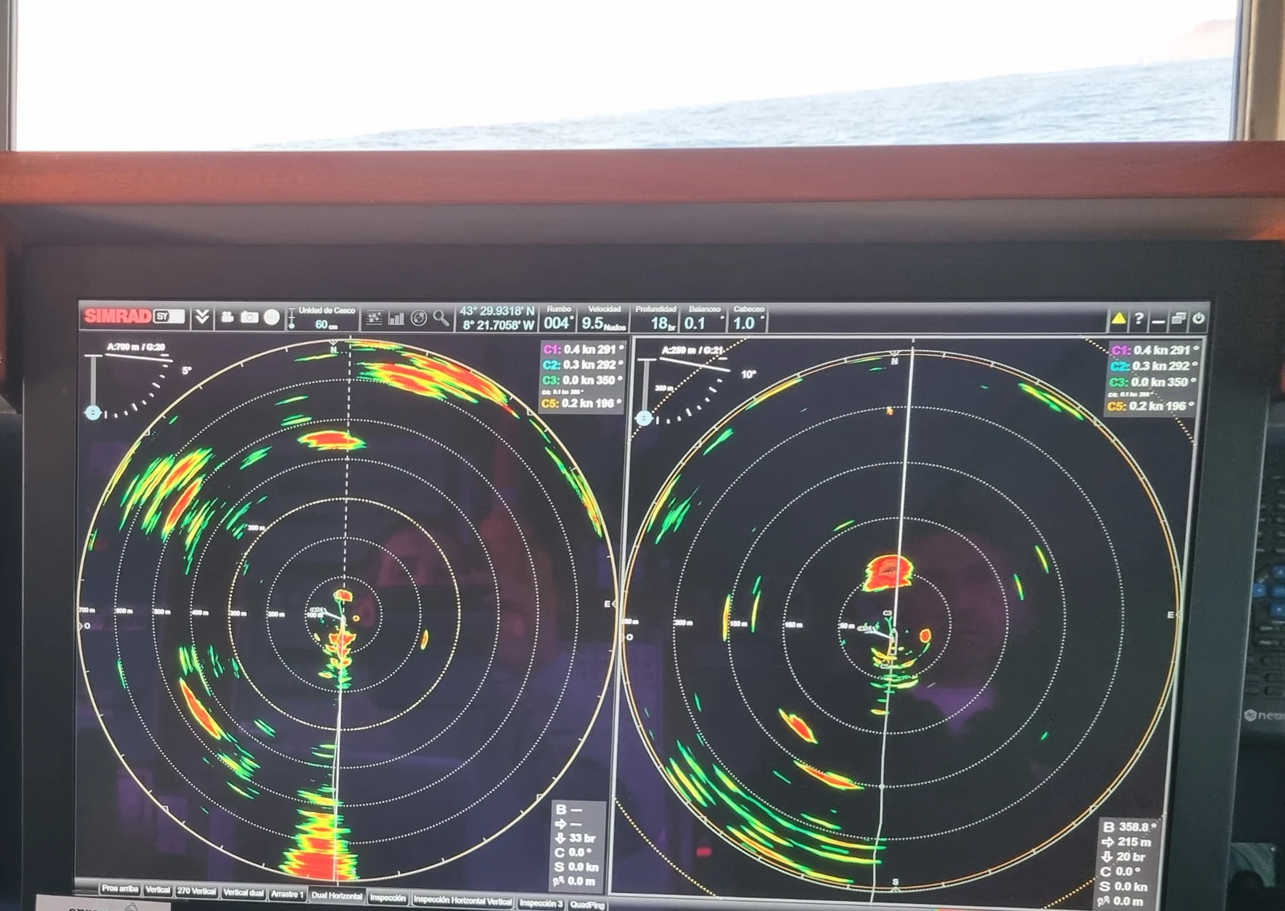 Pantalla de sonar en funcionamiento
