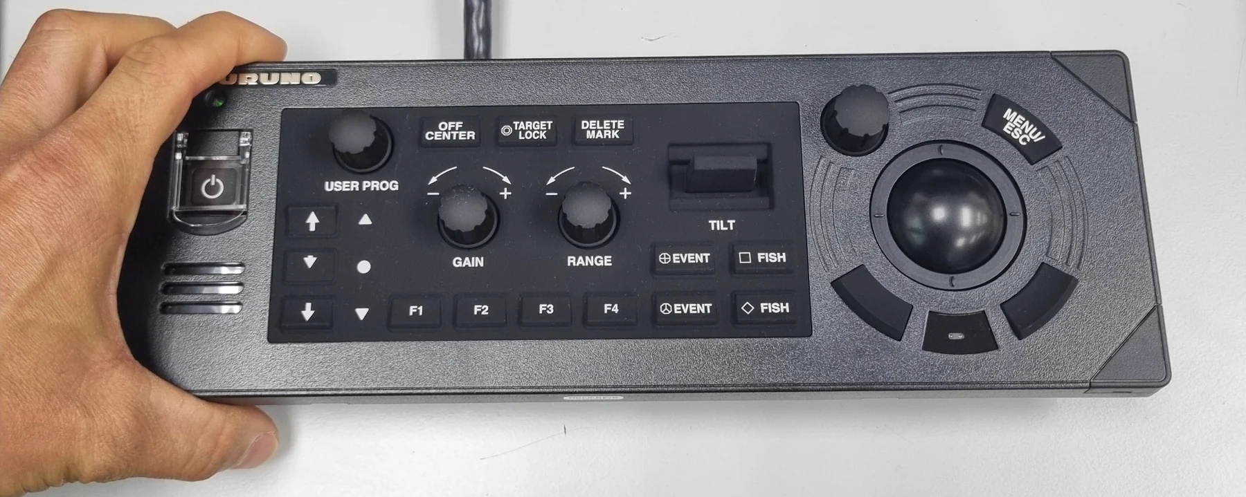 Panel de control de sonar Furuno instalado y revisado por SISTENAV